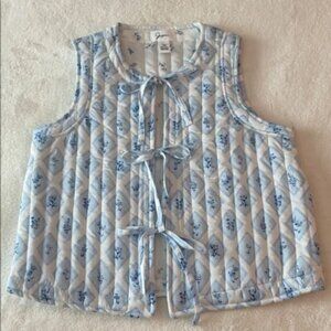 Nwot Japna with blue florals vest, size L
